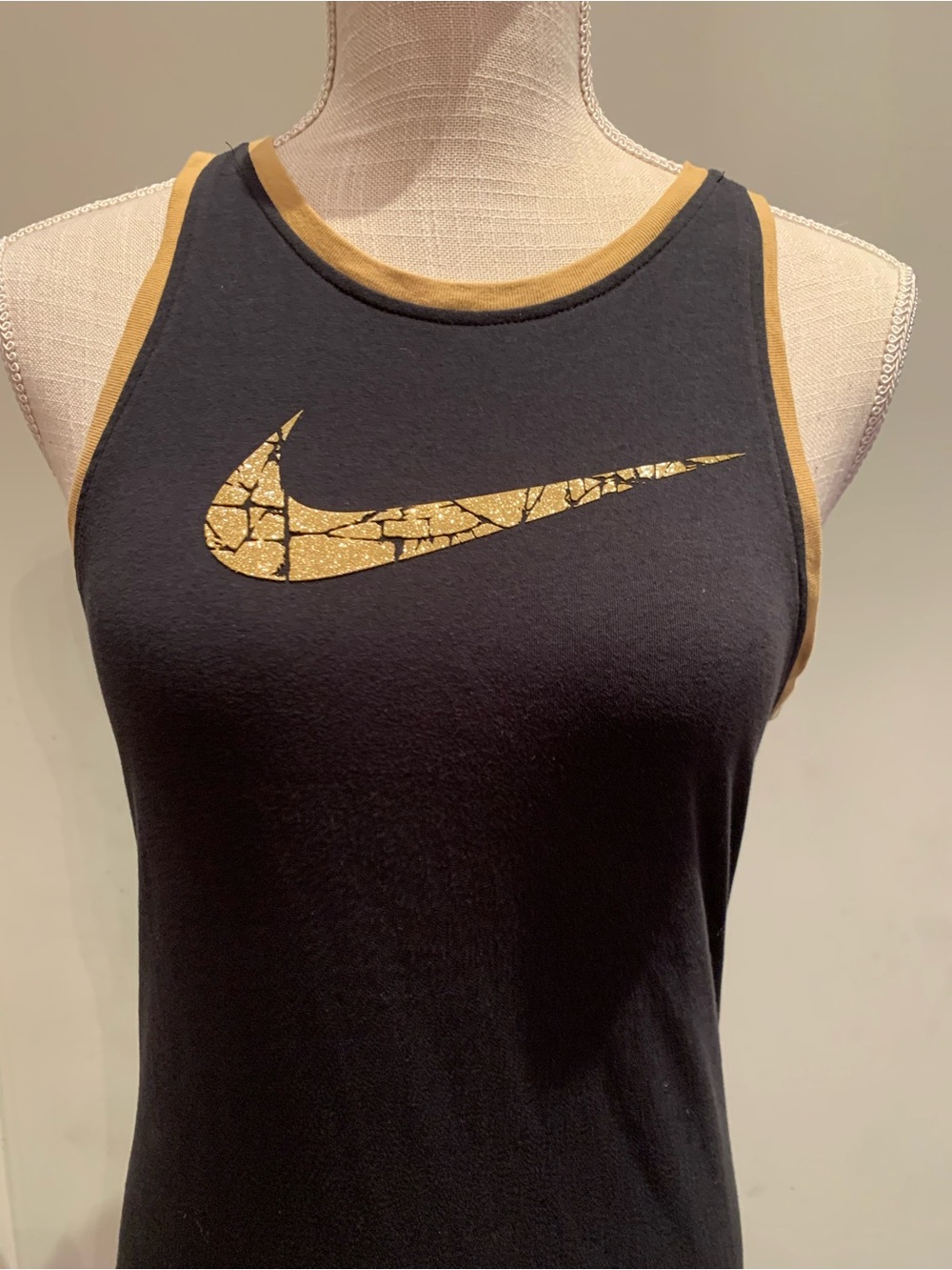 🔥SALE🔥NIKE🌹DRI-FIT ATHLETIC TEE. EXCELLENT CONDITION! - Picture 3 of 11